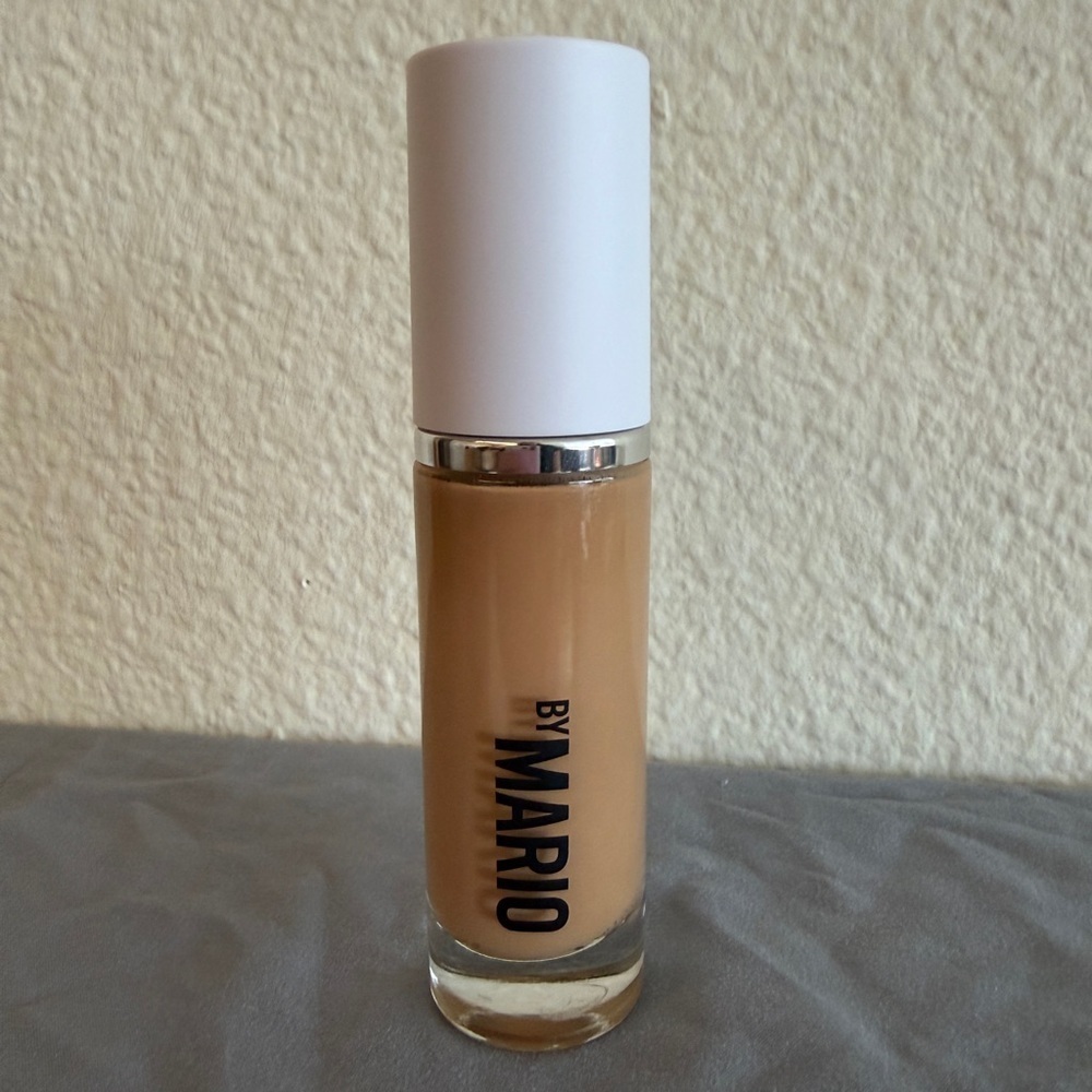 Makeup by Mario SurrealSkin Foundation - Shade 140